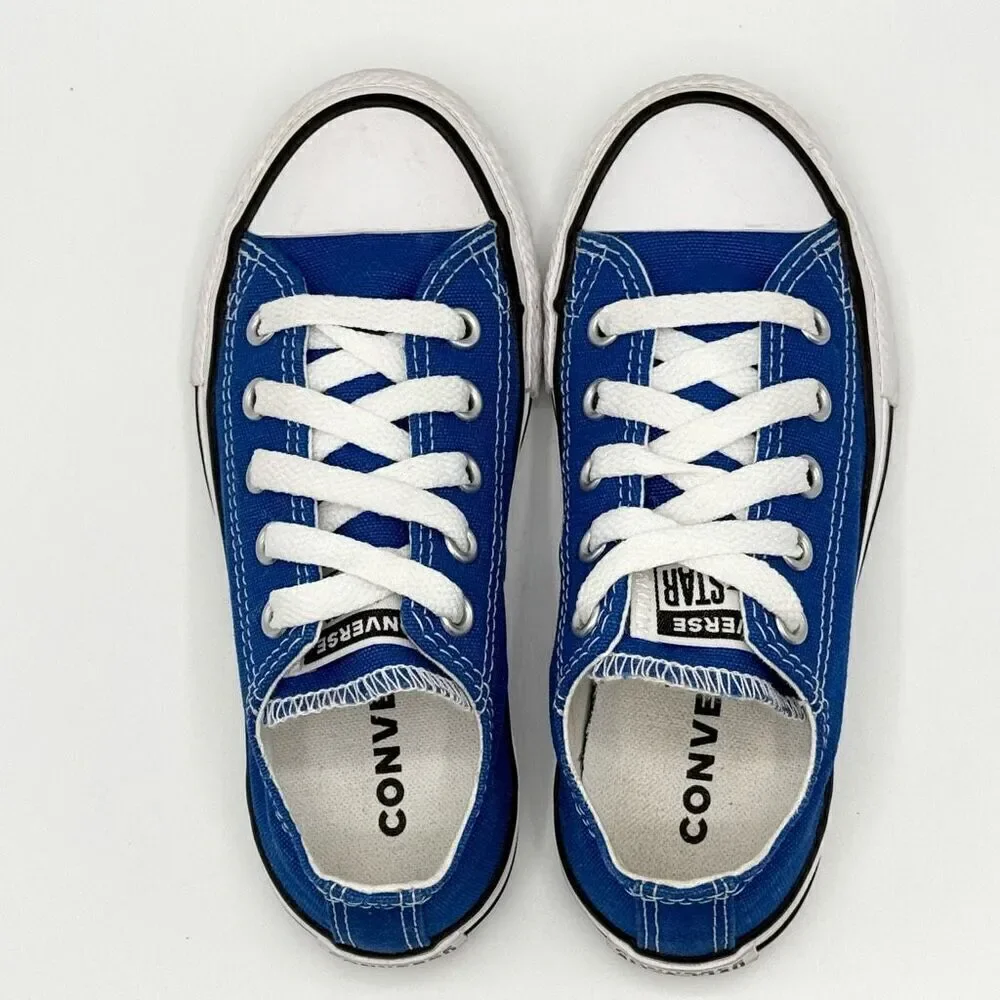 Converse All Star Chuck Taylor Low Lace Up Sneakers in Cerulean Blue - Kids US 1
